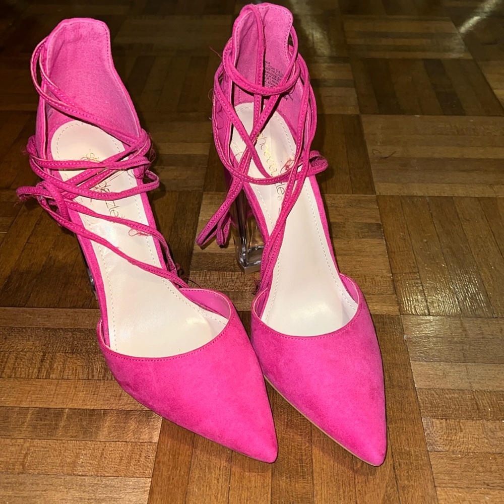 Fuchsia lace up pumps